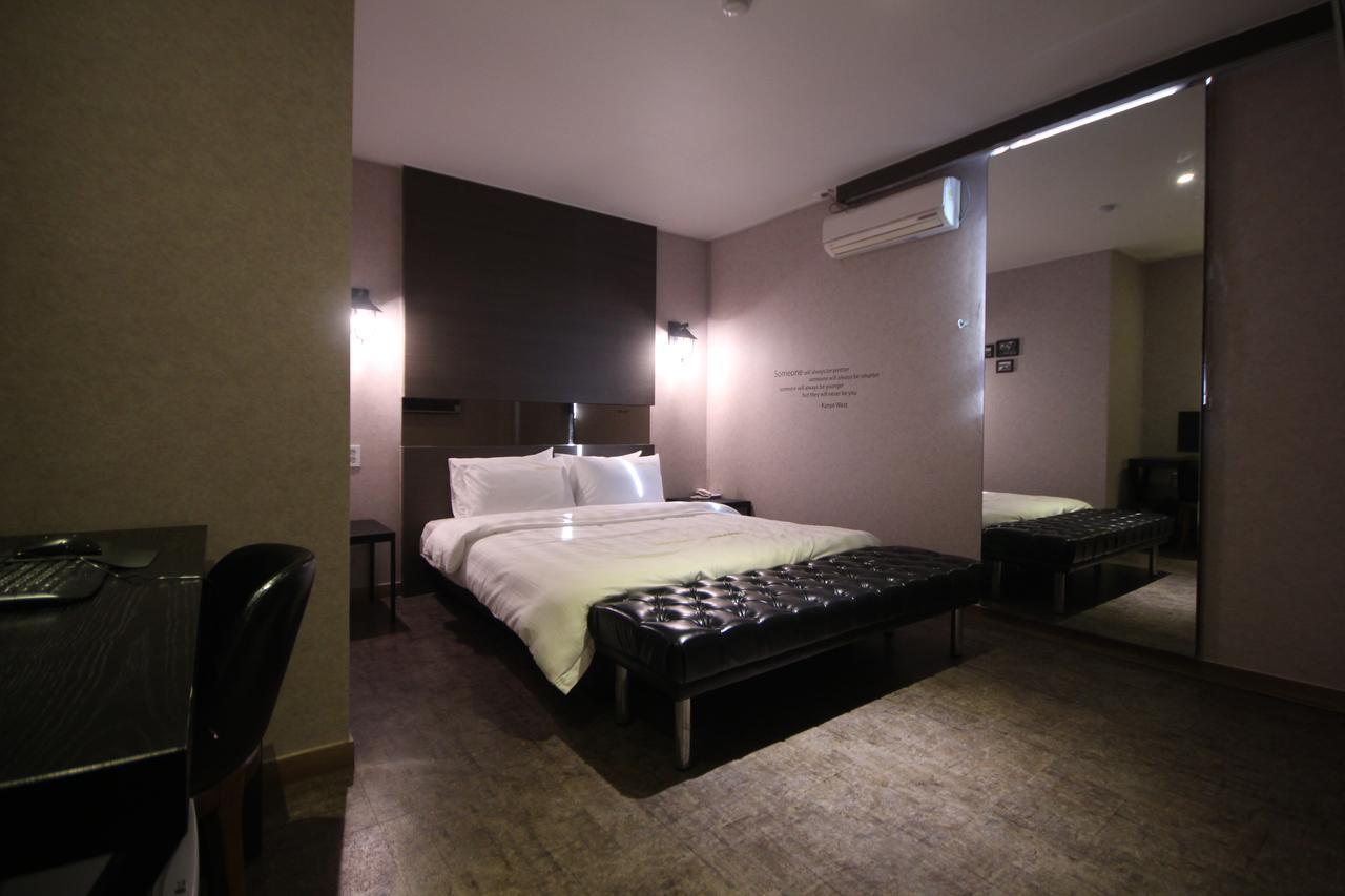 Paradise Hotel Gunsan Exterior foto